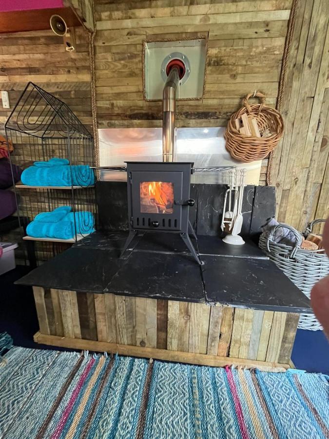 Budget Stay, In Lovely Private Setting With Rustic Charm, Log Burner, Fire Pit, Campers Kitchen & Eco Loo No Bedding Supplied Narberth Zewnętrze zdjęcie