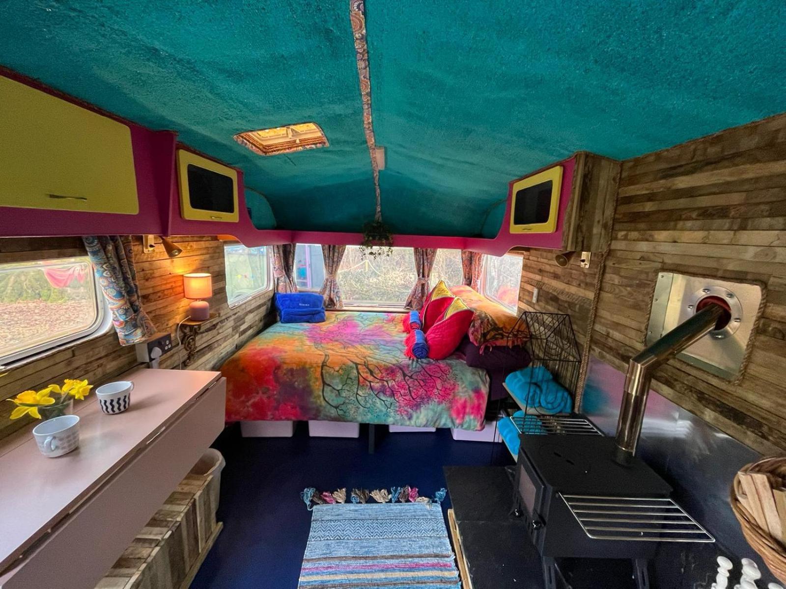Budget Stay, In Lovely Private Setting With Rustic Charm, Log Burner, Fire Pit, Campers Kitchen & Eco Loo No Bedding Supplied Narberth Zewnętrze zdjęcie