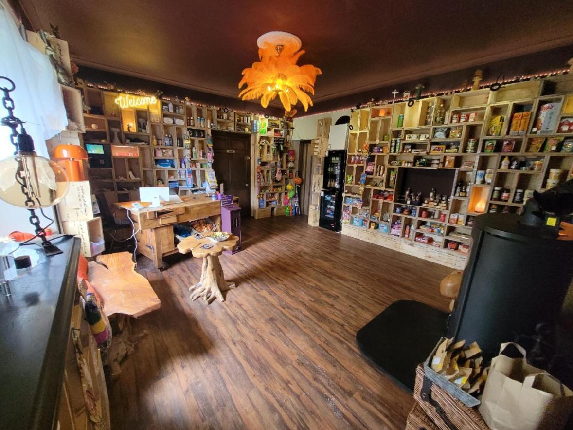 Budget Stay, In Lovely Private Setting With Rustic Charm, Log Burner, Fire Pit, Campers Kitchen & Eco Loo No Bedding Supplied Narberth Zewnętrze zdjęcie